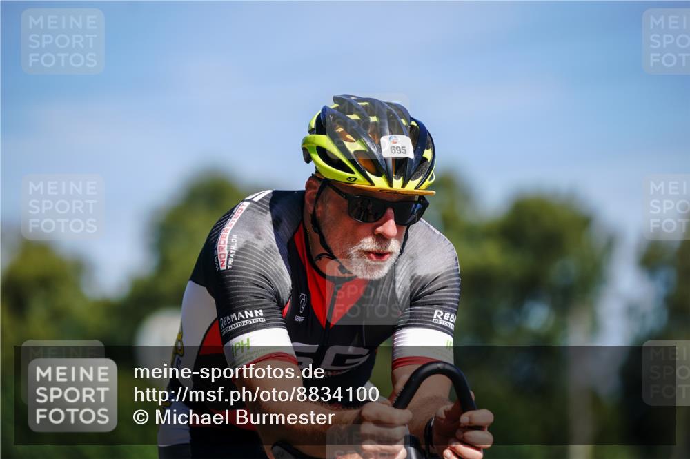 07.09.2025 - 19. Norderstedt Triathlon Michael Burmester http://msf.ph/oto/8834100 07.09.2025 12:14:14 Radfahren 695 meine-sportfotos.de