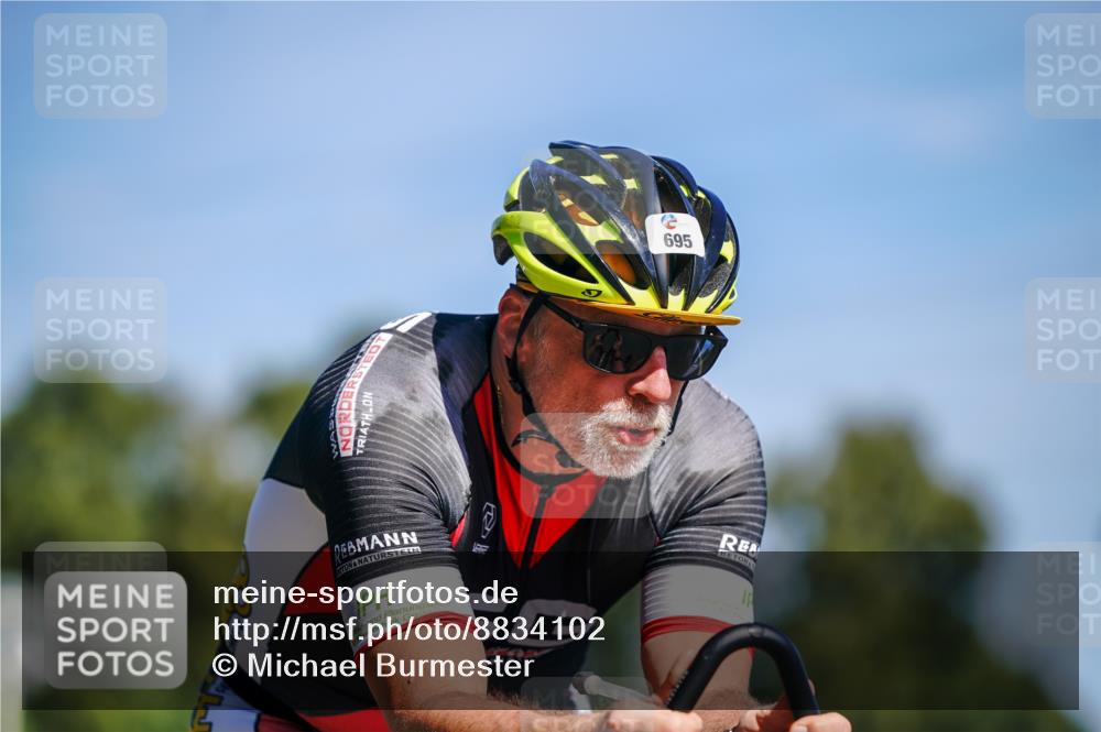 07.09.2025 - 19. Norderstedt Triathlon Michael Burmester http://msf.ph/oto/8834102 07.09.2025 12:14:14 Radfahren 695 meine-sportfotos.de