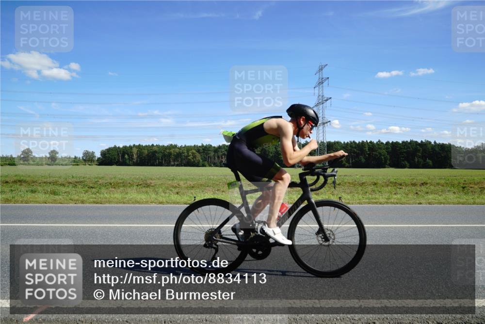 07.09.2025 - 19. Norderstedt Triathlon Michael Burmester http://msf.ph/oto/8834113 07.09.2025 13:57:23 Radfahren 986, 994, 1027, 1036, 1469 meine-sportfotos.de