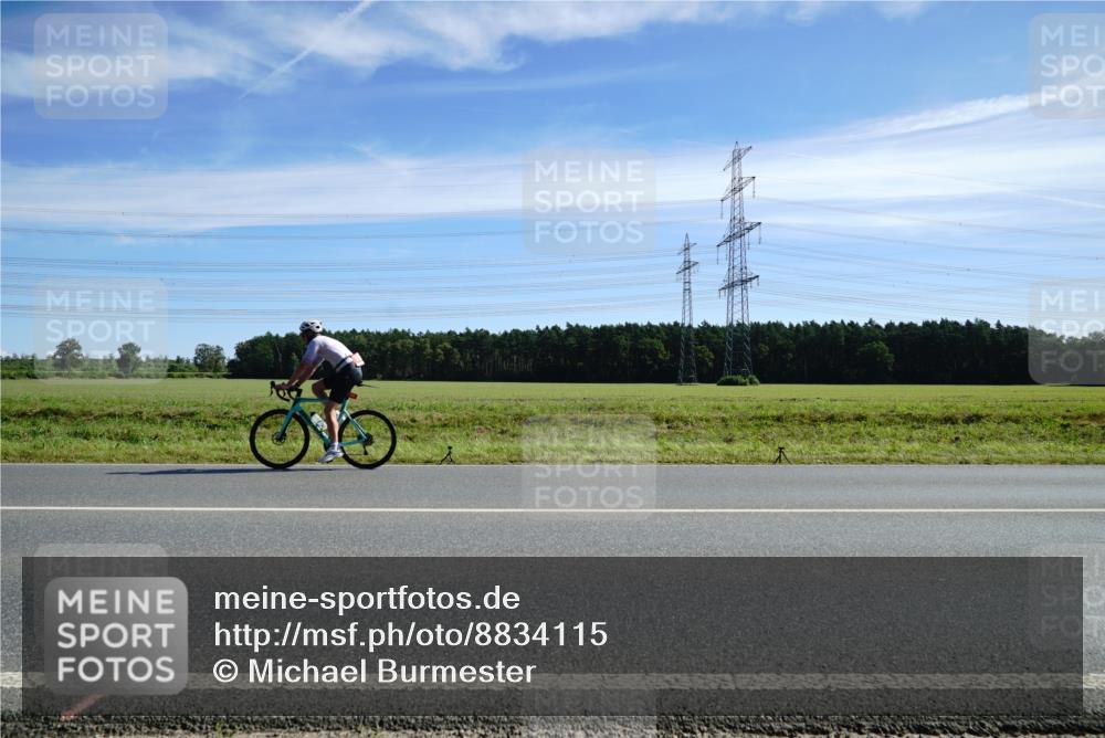 07.09.2025 - 19. Norderstedt Triathlon Michael Burmester http://msf.ph/oto/8834115 07.09.2025 11:56:03 Radfahren 259 meine-sportfotos.de