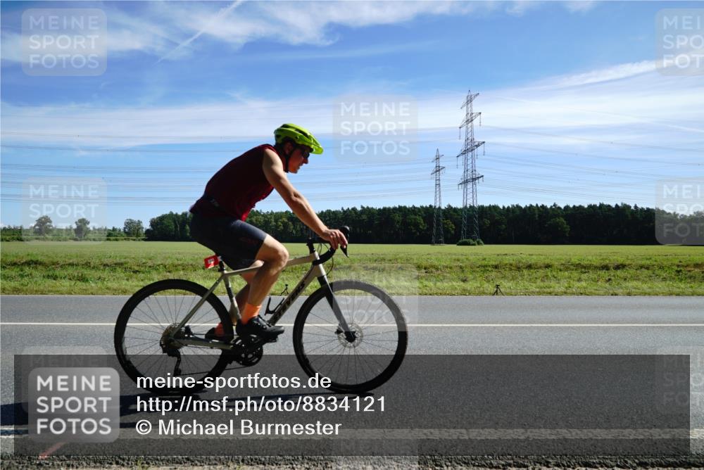 07.09.2025 - 19. Norderstedt Triathlon Michael Burmester http://msf.ph/oto/8834121 07.09.2025 11:56:11 Radfahren 823 meine-sportfotos.de