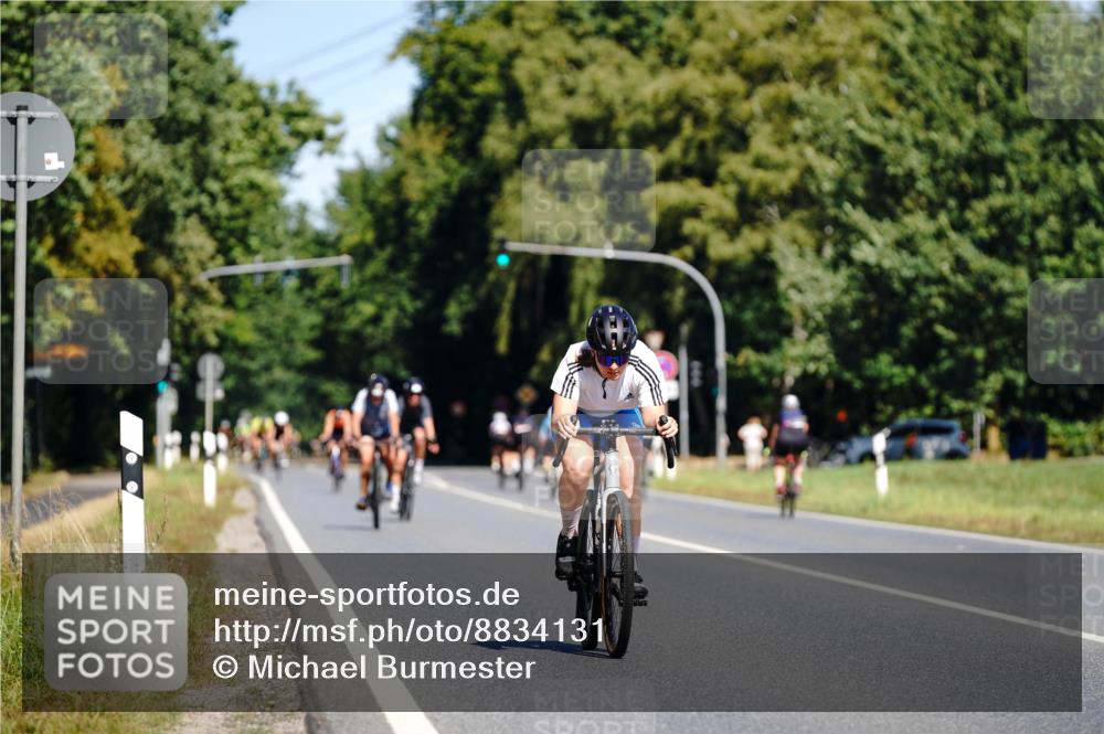 07.09.2025 - 19. Norderstedt Triathlon Michael Burmester http://msf.ph/oto/8834131 07.09.2025 12:15:01 Radfahren 1220 meine-sportfotos.de