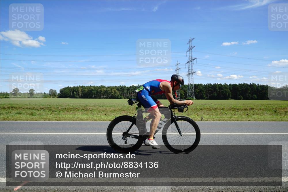 07.09.2025 - 19. Norderstedt Triathlon Michael Burmester http://msf.ph/oto/8834136 07.09.2025 13:57:33 Radfahren 1020 meine-sportfotos.de