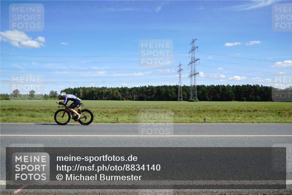 07.09.2025 - 19. Norderstedt Triathlon Michael Burmester http://msf.ph/oto/8834140 07.09.2025 13:57:37 Radfahren 1466 meine-sportfotos.de