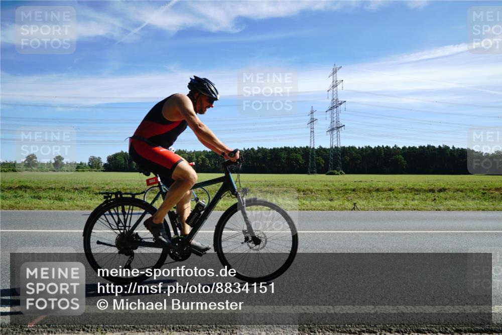 07.09.2025 - 19. Norderstedt Triathlon Michael Burmester http://msf.ph/oto/8834151 07.09.2025 11:56:19 Radfahren 802, 824, 1332, 1367 meine-sportfotos.de
