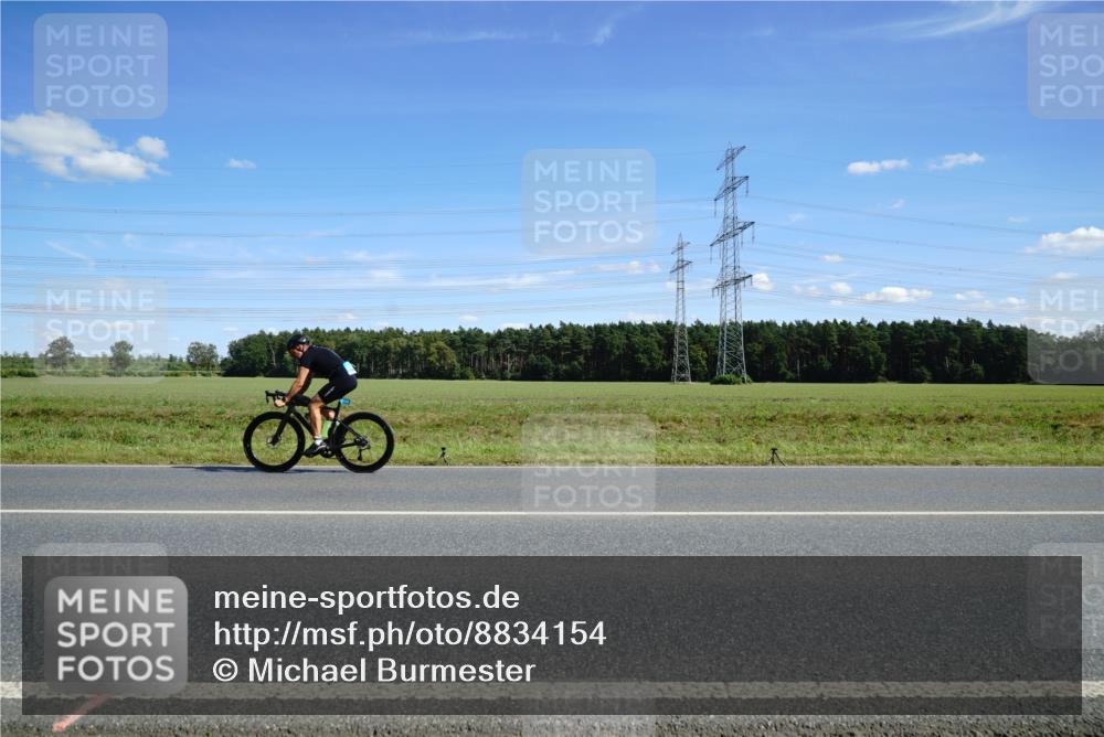 07.09.2025 - 19. Norderstedt Triathlon Michael Burmester http://msf.ph/oto/8834154 07.09.2025 13:57:41 Radfahren 1014, 1466 meine-sportfotos.de