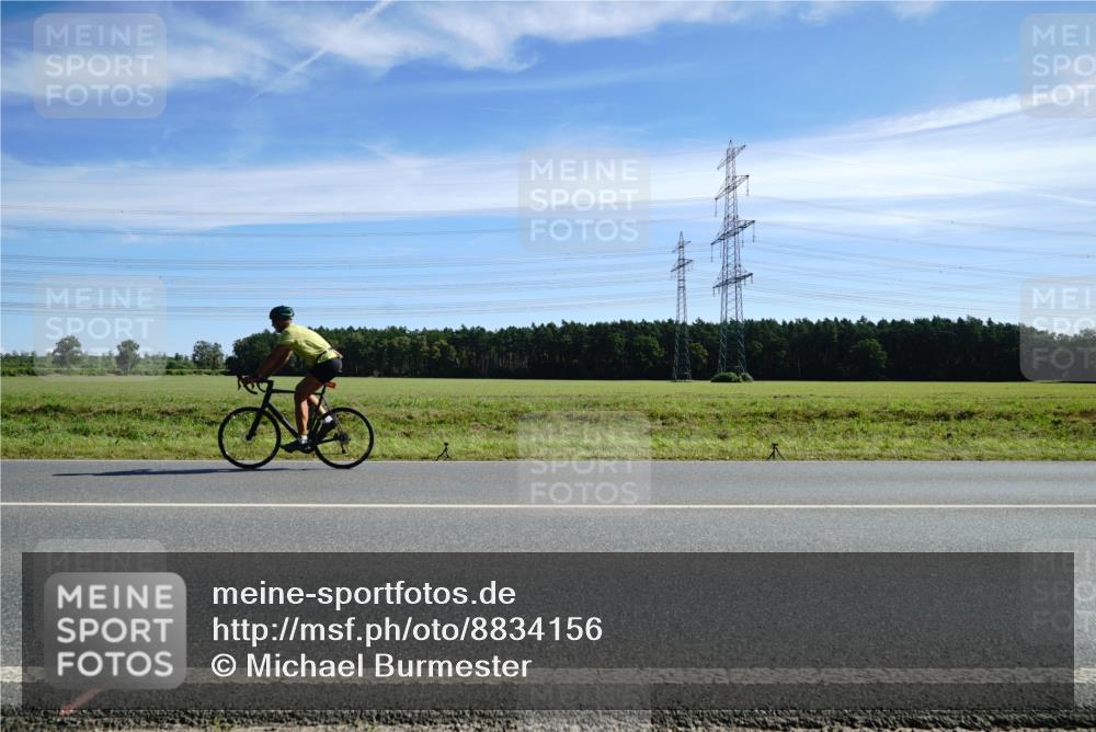 07.09.2025 - 19. Norderstedt Triathlon Michael Burmester http://msf.ph/oto/8834156 07.09.2025 11:56:23 Radfahren 802, 1381 meine-sportfotos.de