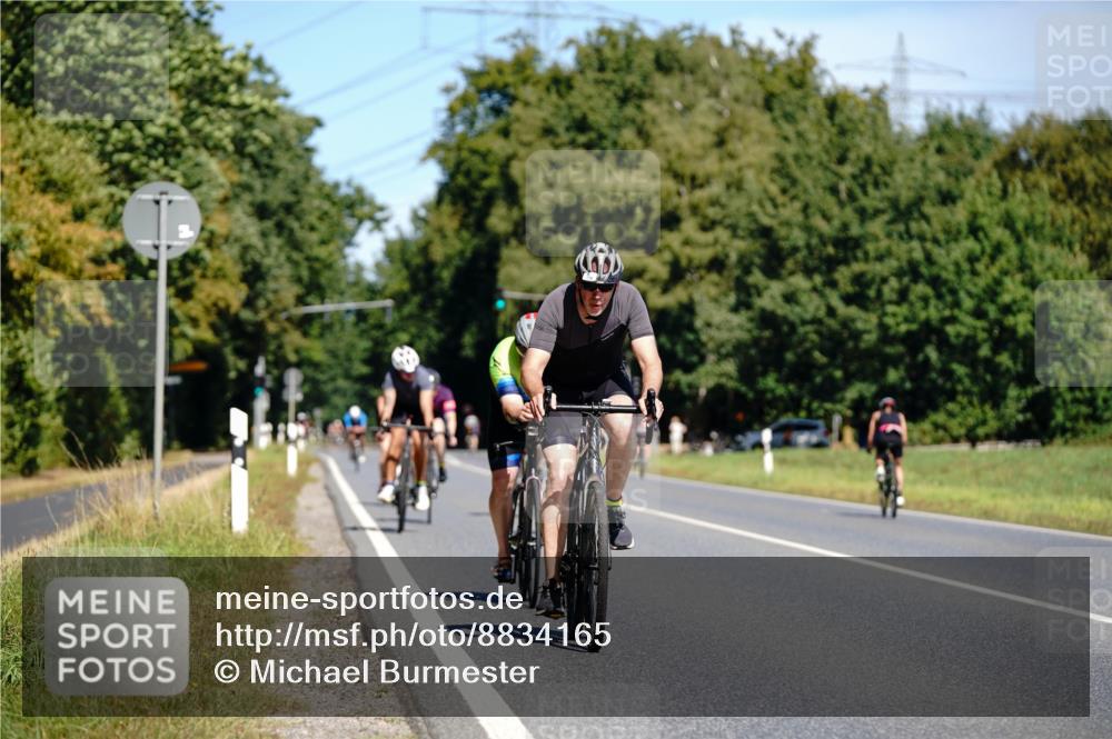 07.09.2025 - 19. Norderstedt Triathlon Michael Burmester http://msf.ph/oto/8834165 07.09.2025 12:15:26 Radfahren 728, 791, 1237 meine-sportfotos.de