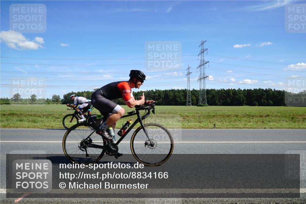 07.09.2025 - 19. Norderstedt Triathlon Michael Burmester http://msf.ph/oto/8834166 07.09.2025 13:57:50 Radfahren 968 meine-sportfotos.de