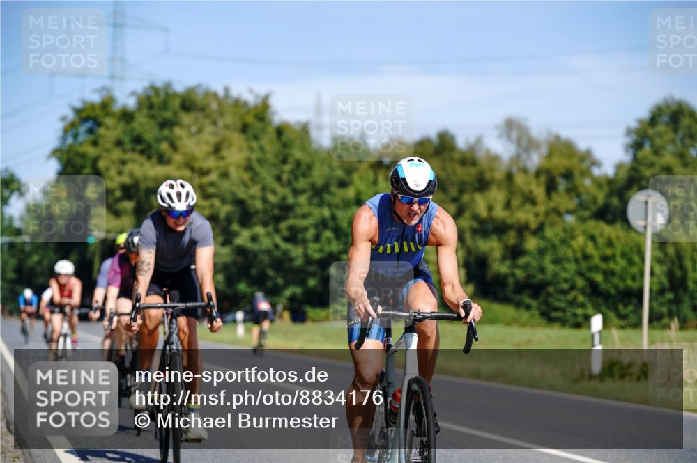 07.09.2025 - 19. Norderstedt Triathlon Michael Burmester http://msf.ph/oto/8834176 07.09.2025 12:15:29 Radfahren 210, 728, 776, 791, 1237, 1364 meine-sportfotos.de