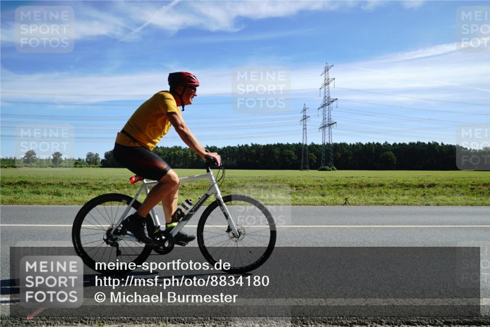 07.09.2025 - 19. Norderstedt Triathlon Michael Burmester http://msf.ph/oto/8834180 07.09.2025 11:56:32 Radfahren 234, 1348, 1349 meine-sportfotos.de