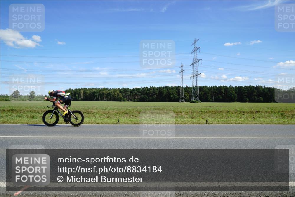 07.09.2025 - 19. Norderstedt Triathlon Michael Burmester http://msf.ph/oto/8834184 07.09.2025 13:57:55 Radfahren 393, 964, 1010 meine-sportfotos.de