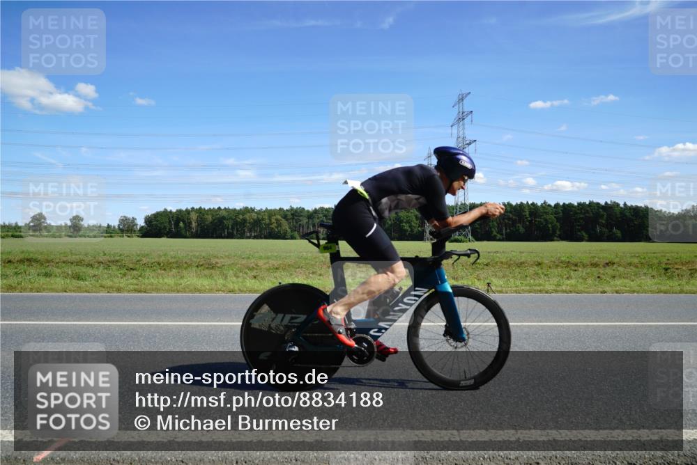 07.09.2025 - 19. Norderstedt Triathlon Michael Burmester http://msf.ph/oto/8834188 07.09.2025 13:57:55 Radfahren 393, 964, 1010 meine-sportfotos.de