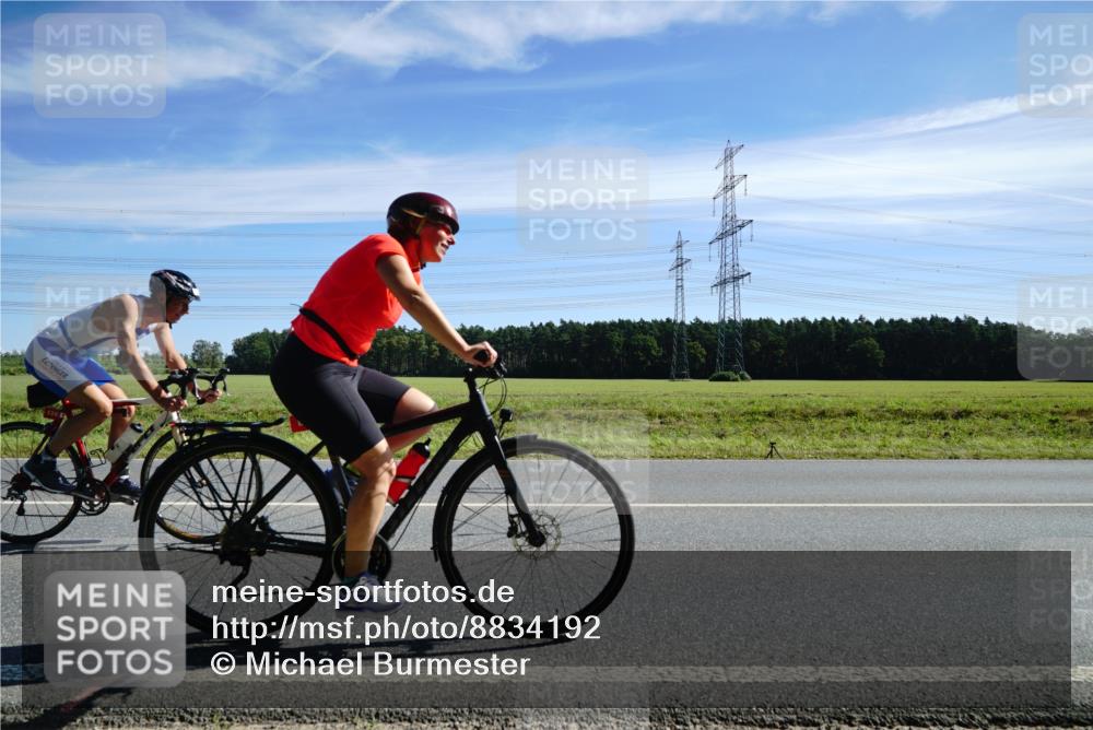 07.09.2025 - 19. Norderstedt Triathlon Michael Burmester http://msf.ph/oto/8834192 07.09.2025 11:56:35 Radfahren 234, 803, 838, 1348, 1349 meine-sportfotos.de