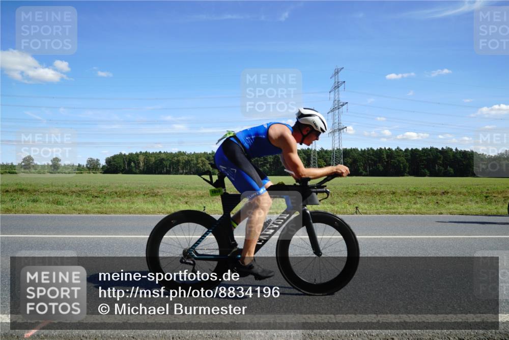 07.09.2025 - 19. Norderstedt Triathlon Michael Burmester http://msf.ph/oto/8834196 07.09.2025 13:57:58 Radfahren 964, 1010 meine-sportfotos.de