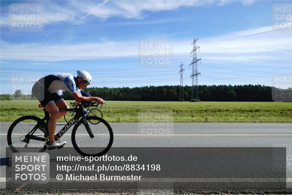 07.09.2025 - 19. Norderstedt Triathlon Michael Burmester http://msf.ph/oto/8834198 07.09.2025 11:56:38 Radfahren 803, 838, 1348 meine-sportfotos.de