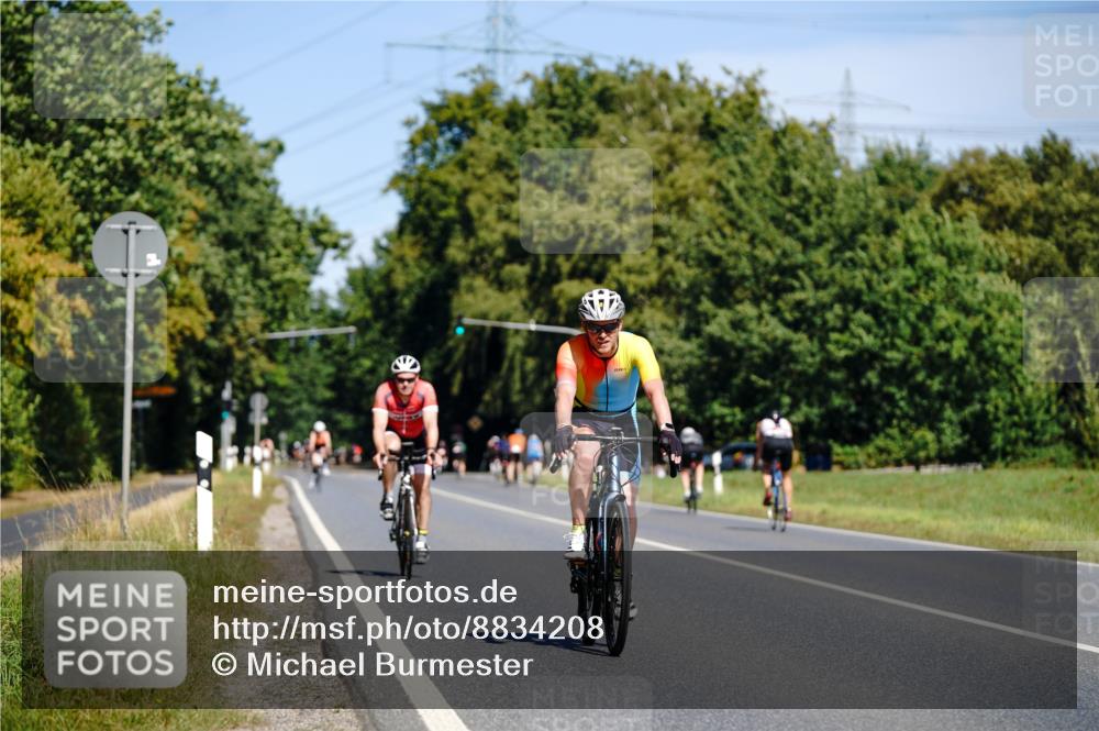 07.09.2025 - 19. Norderstedt Triathlon Michael Burmester http://msf.ph/oto/8834208 07.09.2025 12:15:52 Radfahren 851, 1241, 1329 meine-sportfotos.de