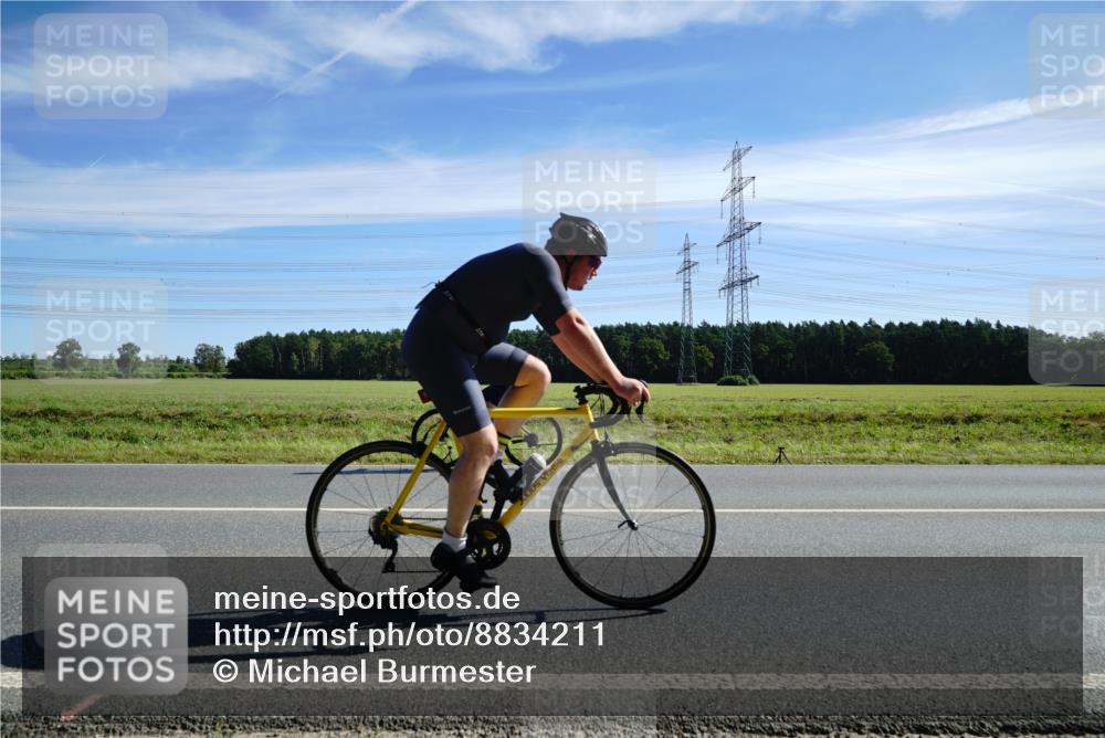07.09.2025 - 19. Norderstedt Triathlon Michael Burmester http://msf.ph/oto/8834211 07.09.2025 11:56:45 Radfahren 164, 1334, 1346 meine-sportfotos.de