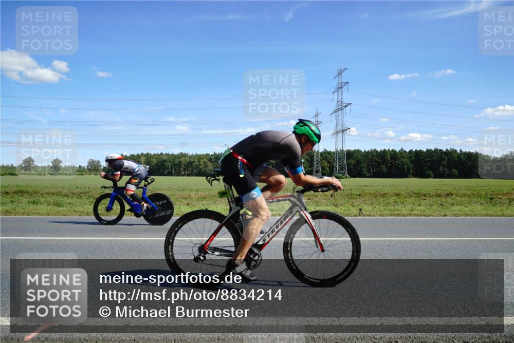 07.09.2025 - 19. Norderstedt Triathlon Michael Burmester http://msf.ph/oto/8834214 07.09.2025 13:58:01 Radfahren 990, 992, 1010 meine-sportfotos.de