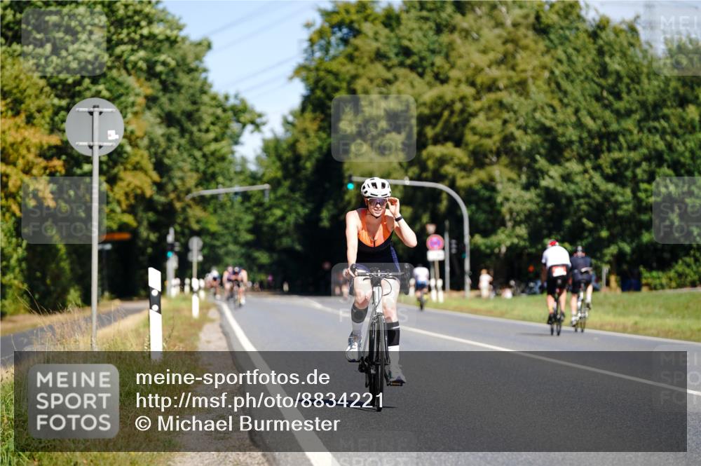 07.09.2025 - 19. Norderstedt Triathlon Michael Burmester http://msf.ph/oto/8834221 07.09.2025 12:16:01 Radfahren 1251 meine-sportfotos.de
