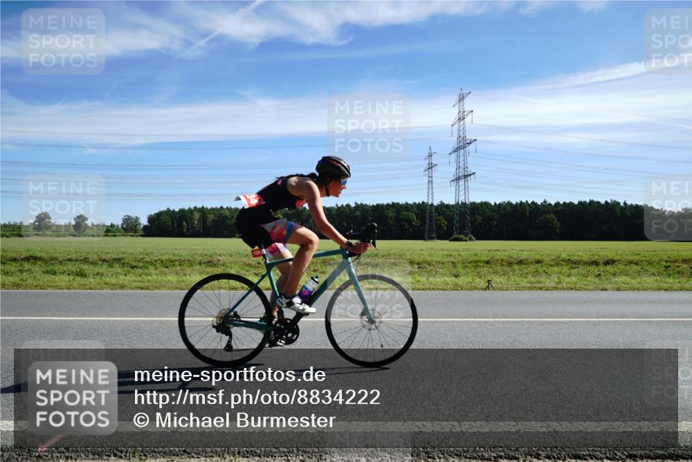 07.09.2025 - 19. Norderstedt Triathlon Michael Burmester http://msf.ph/oto/8834222 07.09.2025 11:56:47 Radfahren 140, 164, 1334, 1346 meine-sportfotos.de