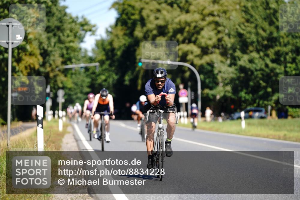 07.09.2025 - 19. Norderstedt Triathlon Michael Burmester http://msf.ph/oto/8834228 07.09.2025 12:16:13 Radfahren 251 meine-sportfotos.de