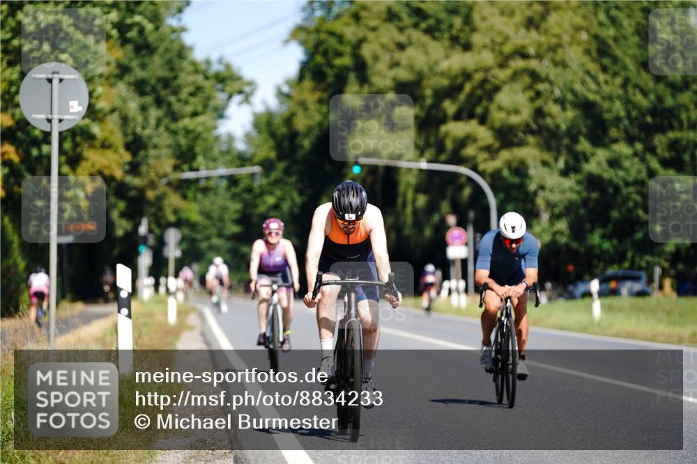 07.09.2025 - 19. Norderstedt Triathlon Michael Burmester http://msf.ph/oto/8834233 07.09.2025 12:16:15 Radfahren 162, 245, 251 meine-sportfotos.de