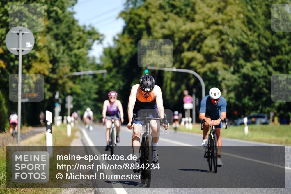 07.09.2025 - 19. Norderstedt Triathlon Michael Burmester http://msf.ph/oto/8834234 07.09.2025 12:16:15 Radfahren 162, 245, 251 meine-sportfotos.de