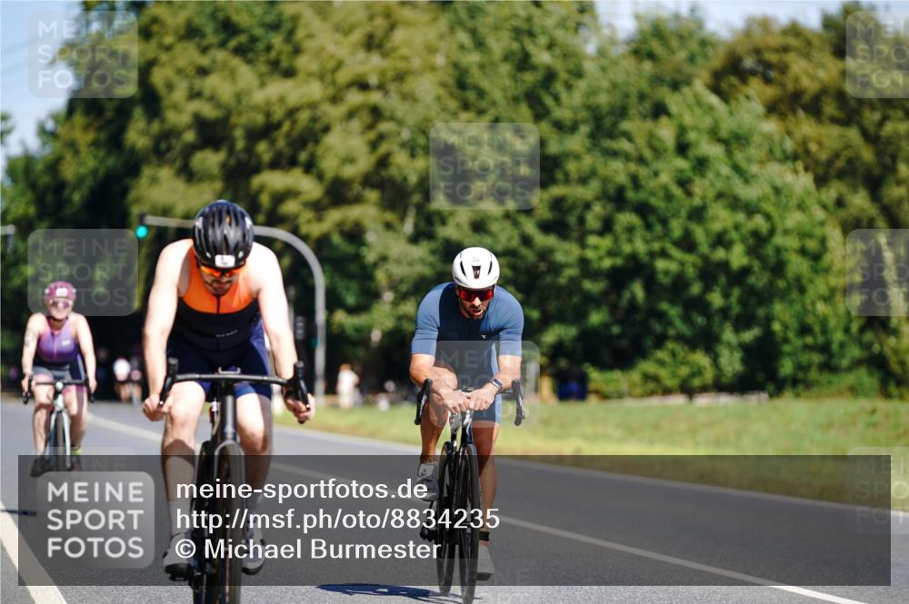 07.09.2025 - 19. Norderstedt Triathlon Michael Burmester http://msf.ph/oto/8834235 07.09.2025 12:16:16 Radfahren 162, 245, 251 meine-sportfotos.de