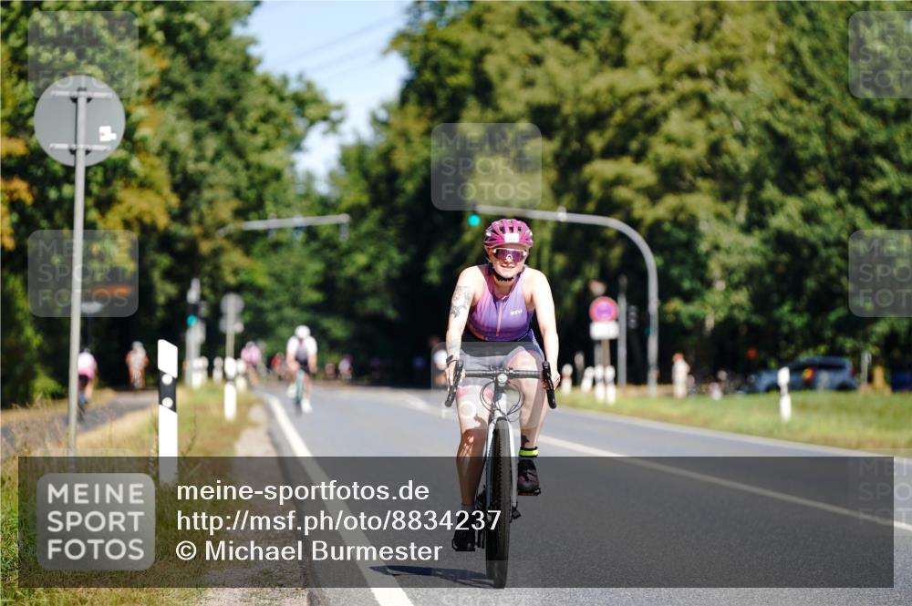 07.09.2025 - 19. Norderstedt Triathlon Michael Burmester http://msf.ph/oto/8834237 07.09.2025 12:16:18 Radfahren 162, 163, 245, 251 meine-sportfotos.de