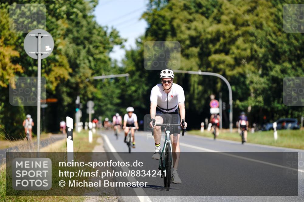 07.09.2025 - 19. Norderstedt Triathlon Michael Burmester http://msf.ph/oto/8834241 07.09.2025 12:16:27 Radfahren 737 meine-sportfotos.de