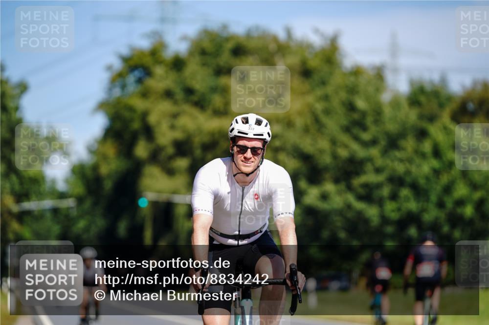 07.09.2025 - 19. Norderstedt Triathlon Michael Burmester http://msf.ph/oto/8834242 07.09.2025 12:16:28 Radfahren 737 meine-sportfotos.de