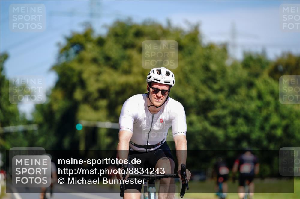 07.09.2025 - 19. Norderstedt Triathlon Michael Burmester http://msf.ph/oto/8834243 07.09.2025 12:16:28 Radfahren 737 meine-sportfotos.de