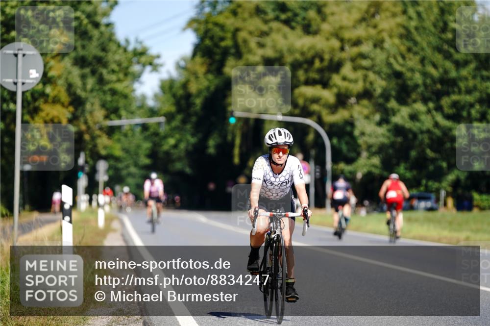 07.09.2025 - 19. Norderstedt Triathlon Michael Burmester http://msf.ph/oto/8834247 07.09.2025 12:16:31 Radfahren 737, 738 meine-sportfotos.de