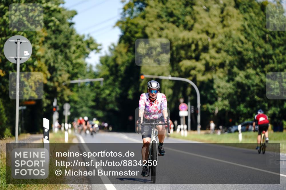 07.09.2025 - 19. Norderstedt Triathlon Michael Burmester http://msf.ph/oto/8834250 07.09.2025 12:16:39 Radfahren 302 meine-sportfotos.de