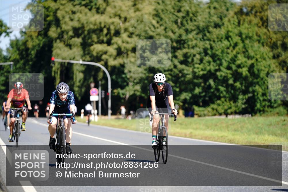 07.09.2025 - 19. Norderstedt Triathlon Michael Burmester http://msf.ph/oto/8834256 07.09.2025 12:16:52 Radfahren 207, 282 meine-sportfotos.de