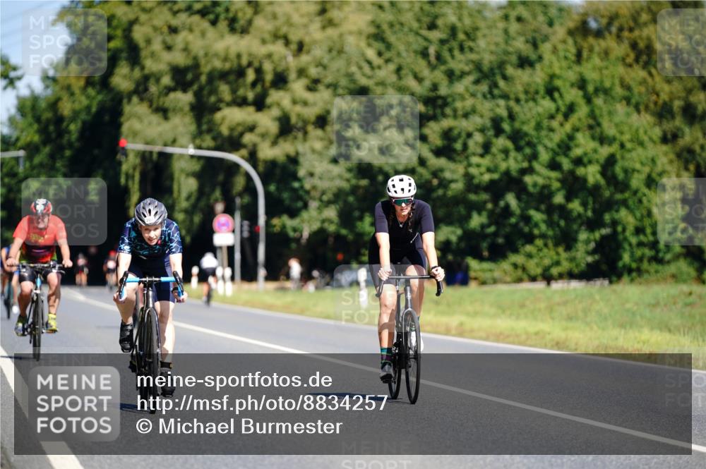 07.09.2025 - 19. Norderstedt Triathlon Michael Burmester http://msf.ph/oto/8834257 07.09.2025 12:16:52 Radfahren 207, 282 meine-sportfotos.de