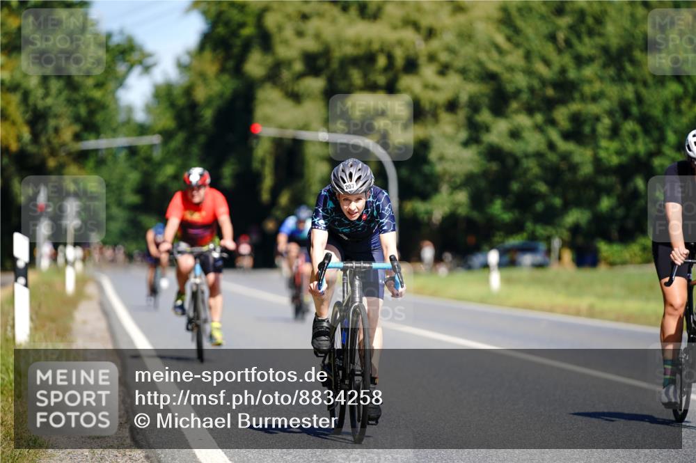 07.09.2025 - 19. Norderstedt Triathlon Michael Burmester http://msf.ph/oto/8834258 07.09.2025 12:16:53 Radfahren 207, 282, 1307 meine-sportfotos.de