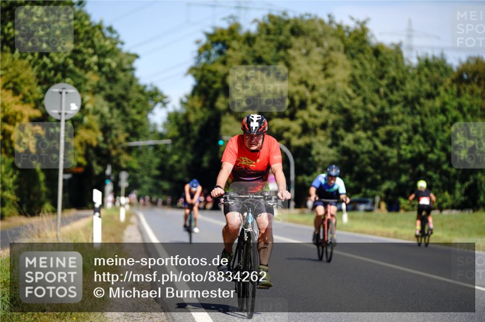 07.09.2025 - 19. Norderstedt Triathlon Michael Burmester http://msf.ph/oto/8834262 07.09.2025 12:16:55 Radfahren 207, 282, 741, 1307 meine-sportfotos.de