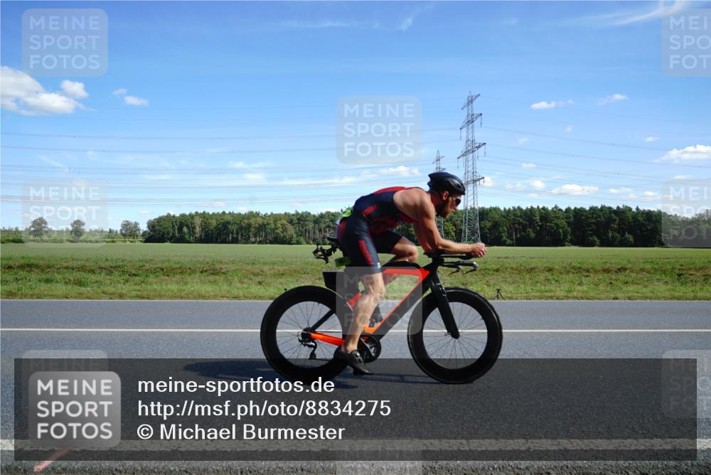 07.09.2025 - 19. Norderstedt Triathlon Michael Burmester http://msf.ph/oto/8834275 07.09.2025 13:58:15 Radfahren 961 meine-sportfotos.de