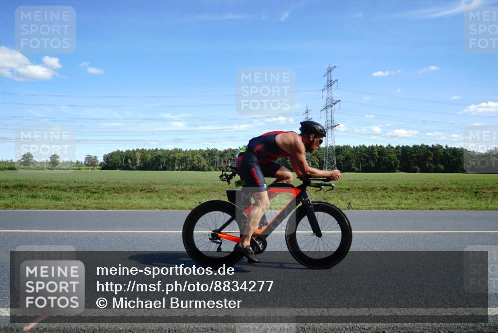 07.09.2025 - 19. Norderstedt Triathlon Michael Burmester http://msf.ph/oto/8834277 07.09.2025 13:58:15 Radfahren 961 meine-sportfotos.de