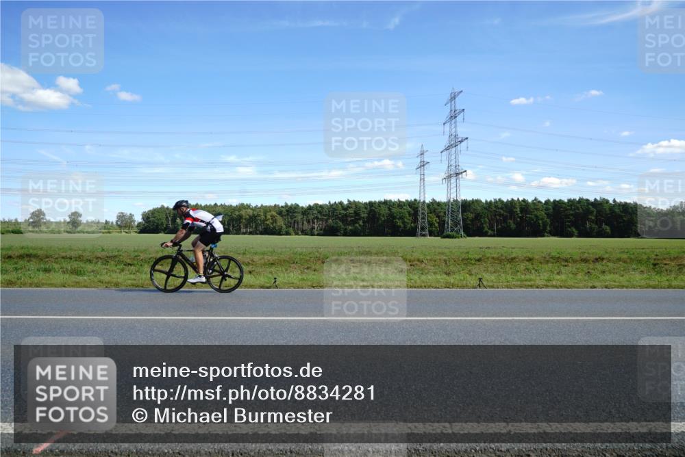 07.09.2025 - 19. Norderstedt Triathlon Michael Burmester http://msf.ph/oto/8834281 07.09.2025 13:58:19 Radfahren  meine-sportfotos.de