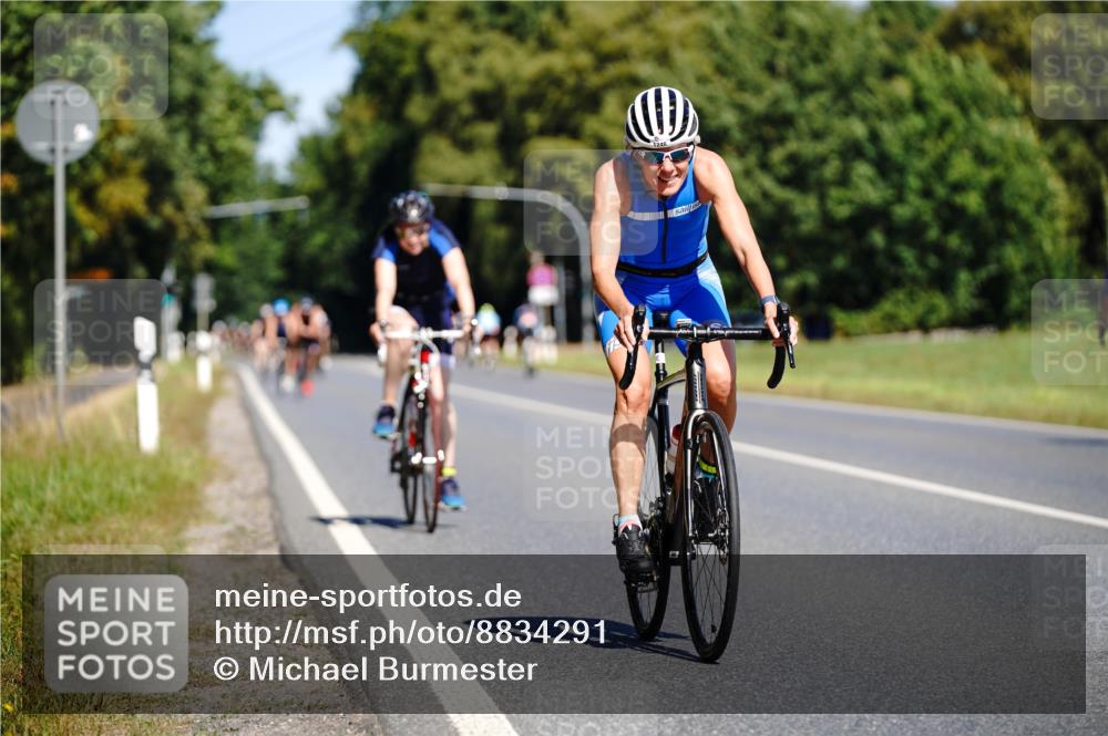 07.09.2025 - 19. Norderstedt Triathlon Michael Burmester http://msf.ph/oto/8834291 07.09.2025 12:17:37 Radfahren 715, 761, 1248, 1272 meine-sportfotos.de