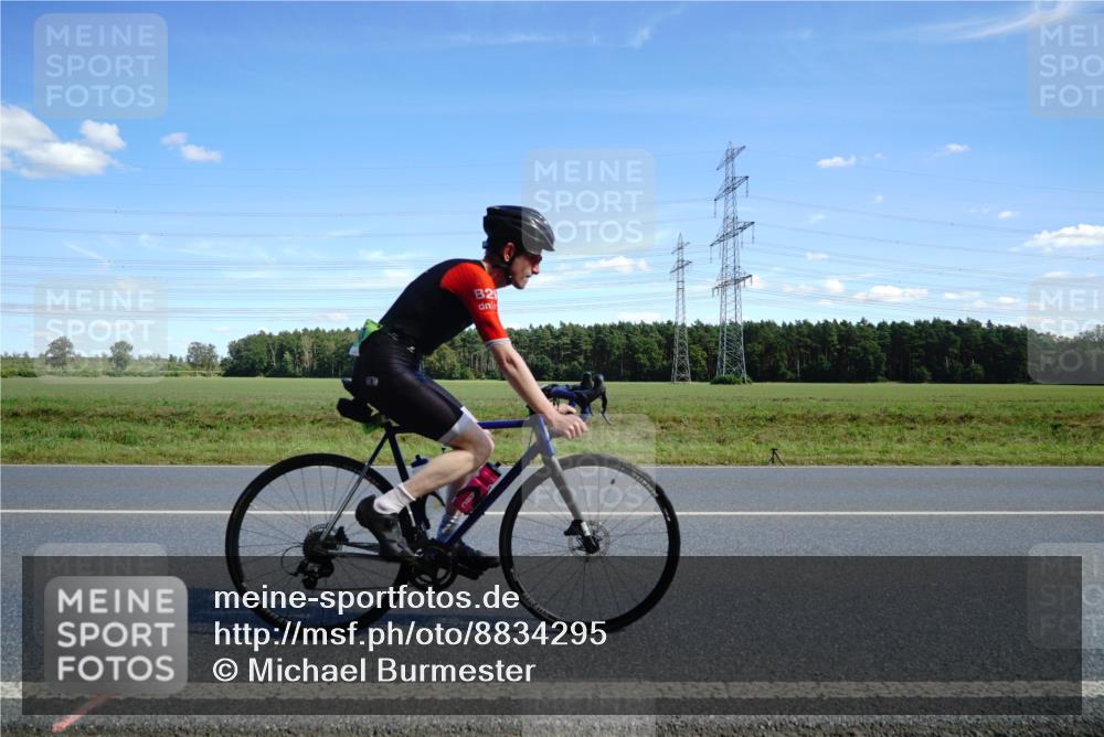 07.09.2025 - 19. Norderstedt Triathlon Michael Burmester http://msf.ph/oto/8834295 07.09.2025 13:58:26 Radfahren 970, 1013 meine-sportfotos.de