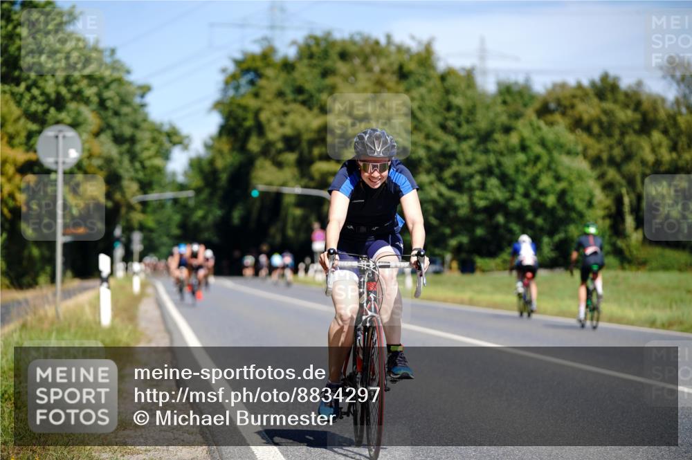 07.09.2025 - 19. Norderstedt Triathlon Michael Burmester http://msf.ph/oto/8834297 07.09.2025 12:17:38 Radfahren 715, 761, 1248, 1272 meine-sportfotos.de