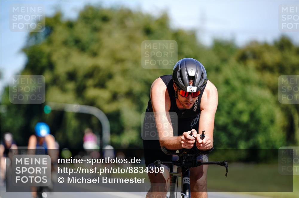 07.09.2025 - 19. Norderstedt Triathlon Michael Burmester http://msf.ph/oto/8834309 07.09.2025 12:17:43 Radfahren 212, 1369 meine-sportfotos.de