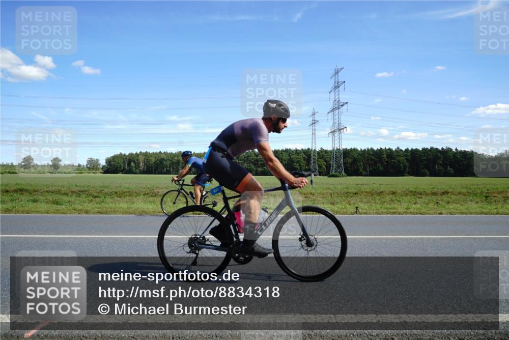 07.09.2025 - 19. Norderstedt Triathlon Michael Burmester http://msf.ph/oto/8834318 07.09.2025 13:58:31 Radfahren 872, 959, 1013, 1015, 1031 meine-sportfotos.de