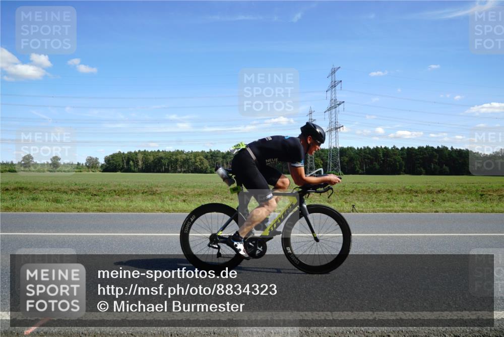 07.09.2025 - 19. Norderstedt Triathlon Michael Burmester http://msf.ph/oto/8834323 07.09.2025 13:58:38 Radfahren 989 meine-sportfotos.de