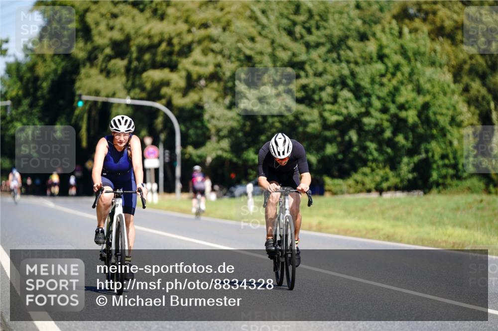 07.09.2025 - 19. Norderstedt Triathlon Michael Burmester http://msf.ph/oto/8834328 07.09.2025 12:17:57 Radfahren 164, 1242 meine-sportfotos.de