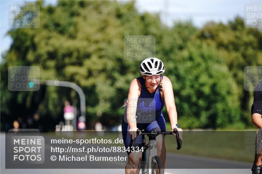 07.09.2025 - 19. Norderstedt Triathlon Michael Burmester http://msf.ph/oto/8834334 07.09.2025 12:17:59 Radfahren 164, 1242 meine-sportfotos.de